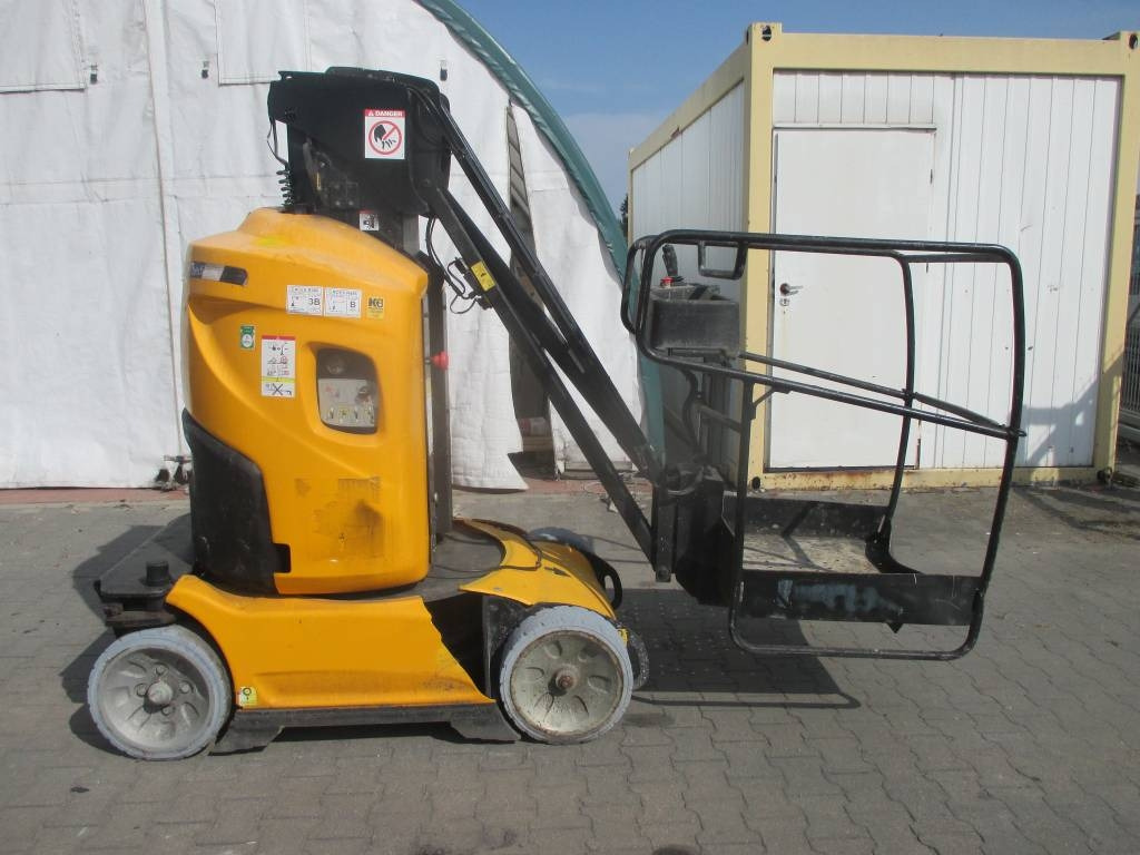 Manitou 100 VJR - Vertical mast lift: picture 1 Manitou 100 VJR - Vertical mast lift: picture 1