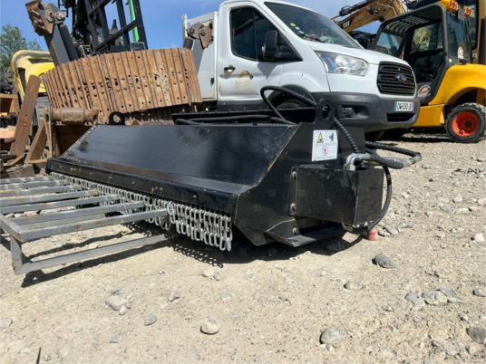 Broyeur pour mini chargeur - Flail mower: picture 2 Broyeur pour mini chargeur - Flail mower: picture 2