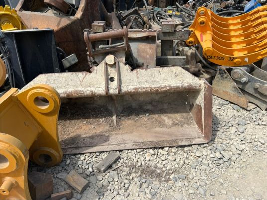 Godet inclinable pour pelle S50 - Bucket: picture 3 Godet inclinable pour pelle S50 - Bucket: picture 3