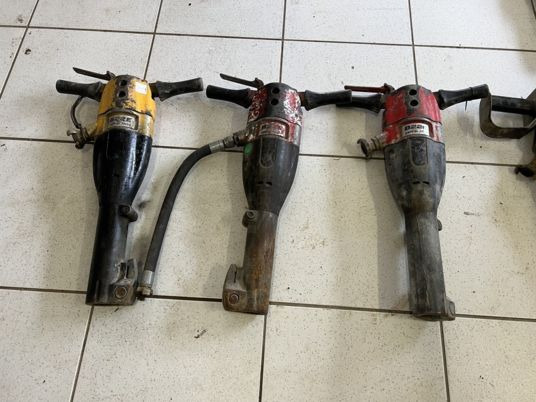 Marteau piqueur pneumatique air kaeser B22E - Construction equipment: picture 1 Marteau piqueur pneumatique air kaeser B22E - Construction equipment: picture 1