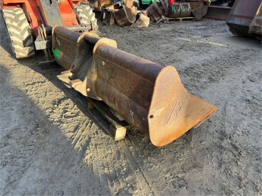 Godet de curage Arden pour pelle de 12T à 16T QA30 QA31 - Bucket: picture 5 Godet de curage Arden pour pelle de 12T à 16T QA30 QA31 - Bucket: picture 5