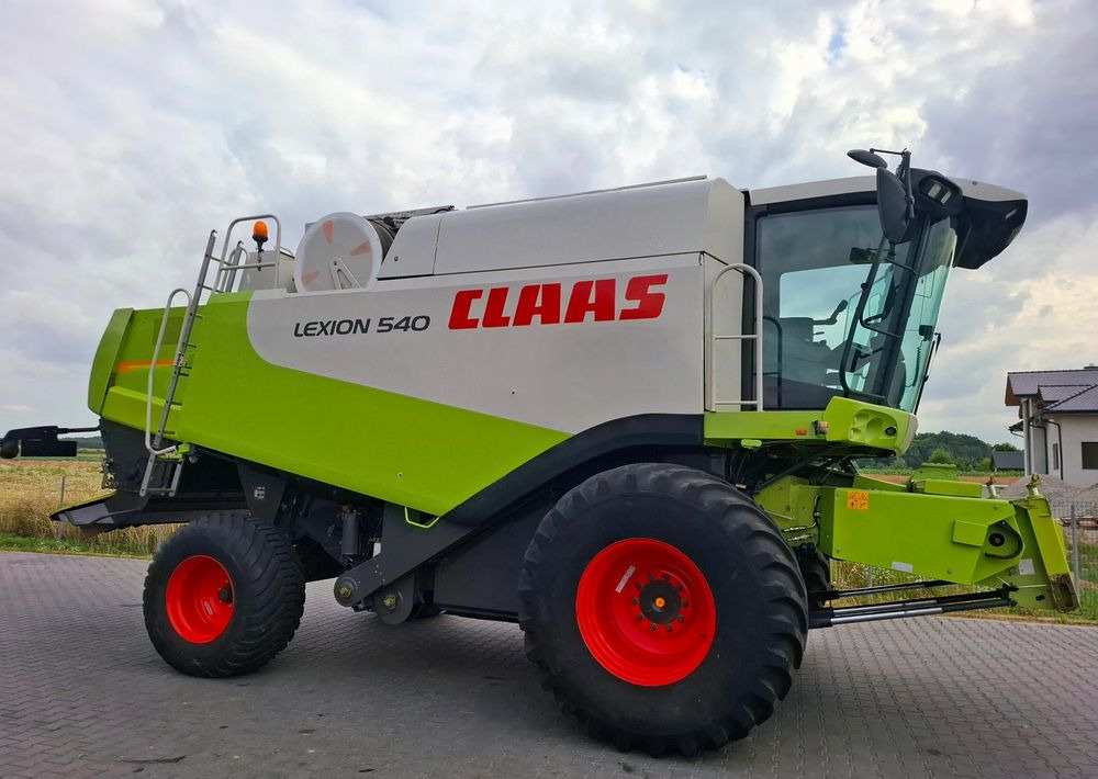 Claas Lexion 540 heder 6.6 m, Nie Malowany, Stan Bardzo Dobry - Combine harvester: picture 3 Claas Lexion 540 heder 6.6 m, Nie Malowany, Stan Bardzo Dobry - Combine harvester: picture 3
