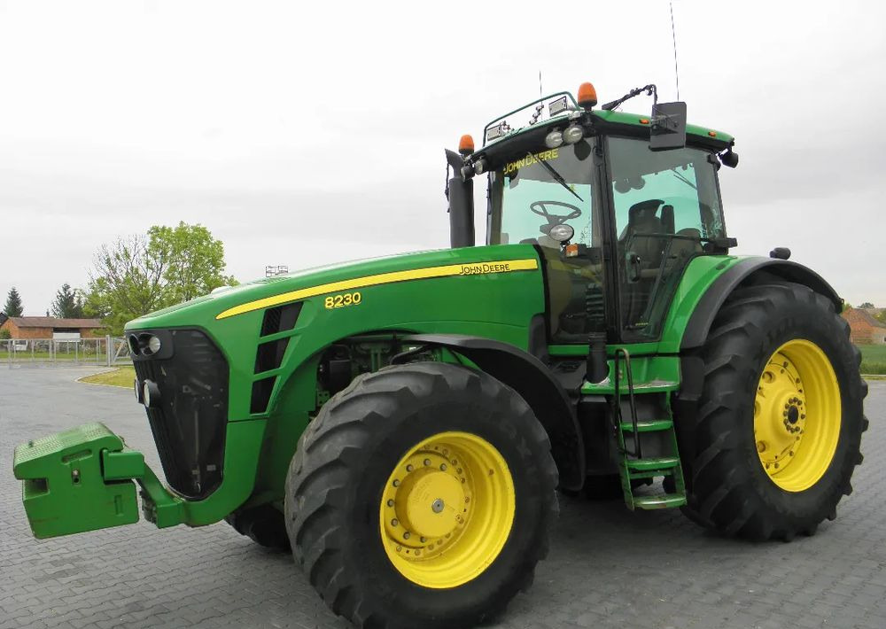 John Deere 8230 POWERSHIFT , Amortyzowna przednia os, Nie Malowany , Stan Bardzo Dobry - Farm tractor: picture 1 John Deere 8230 POWERSHIFT , Amortyzowna przednia os, Nie Malowany , Stan Bardzo Dobry - Farm tractor: picture 1