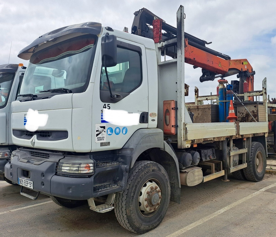 RENAULT Kerax 370dci 4x4 plateau grue Palfinger pk29002 - Dropside/ Flatbed truck, Crane truck: picture 1 RENAULT Kerax 370dci 4x4 plateau grue Palfinger pk29002 - Dropside/ Flatbed truck, Crane truck: picture 1