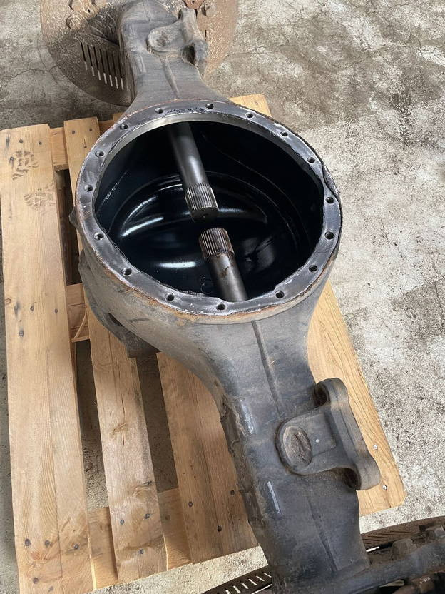 Mercedes-Benz Hinterachse Citaro LE A6283508801 HO6 Mercedes Achskörper H 06 - Rear axle for Bus: picture 2 Mercedes-Benz Hinterachse Citaro LE A6283508801 HO6 Mercedes Achskörper H 06 - Rear axle for Bus: picture 2