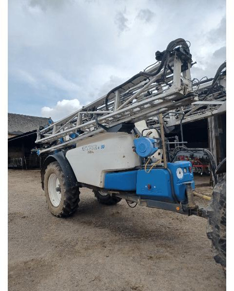 EVRARD METEOR 4200 - Trailed sprayer: picture 1 EVRARD METEOR 4200 - Trailed sprayer: picture 1
