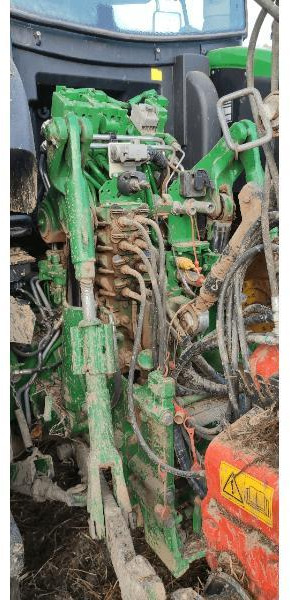 JOHN DEERE 6215R - Farm tractor: picture 4 JOHN DEERE 6215R - Farm tractor: picture 4