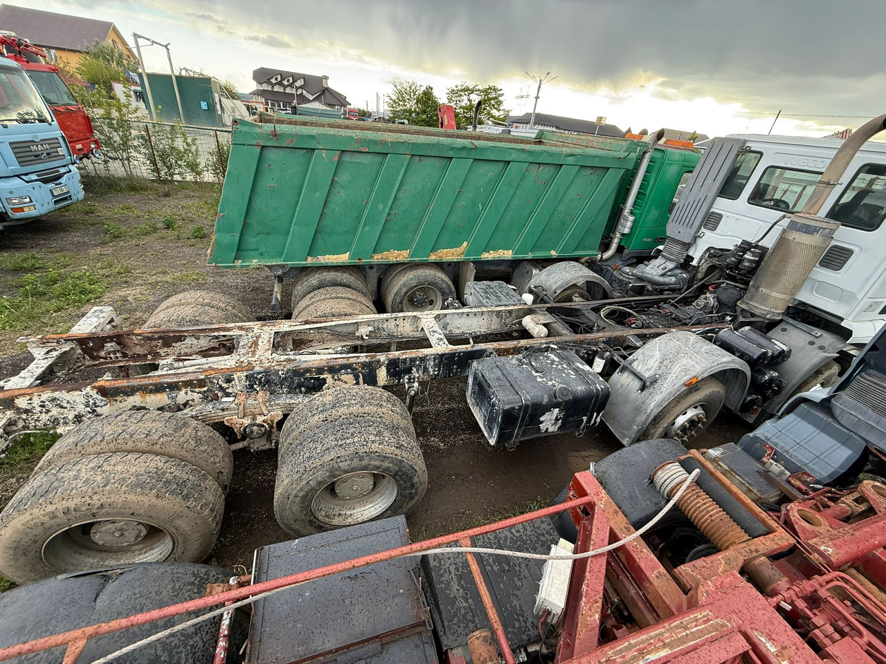 IVECO TRAKKER CHASSIS - Cab chassis truck: picture 3 IVECO TRAKKER CHASSIS - Cab chassis truck: picture 3