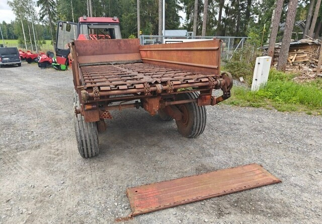 Belarus Kuivalannan levitysvaunu - VIDEO - Manure spreader: picture 3 Belarus Kuivalannan levitysvaunu - VIDEO - Manure spreader: picture 3