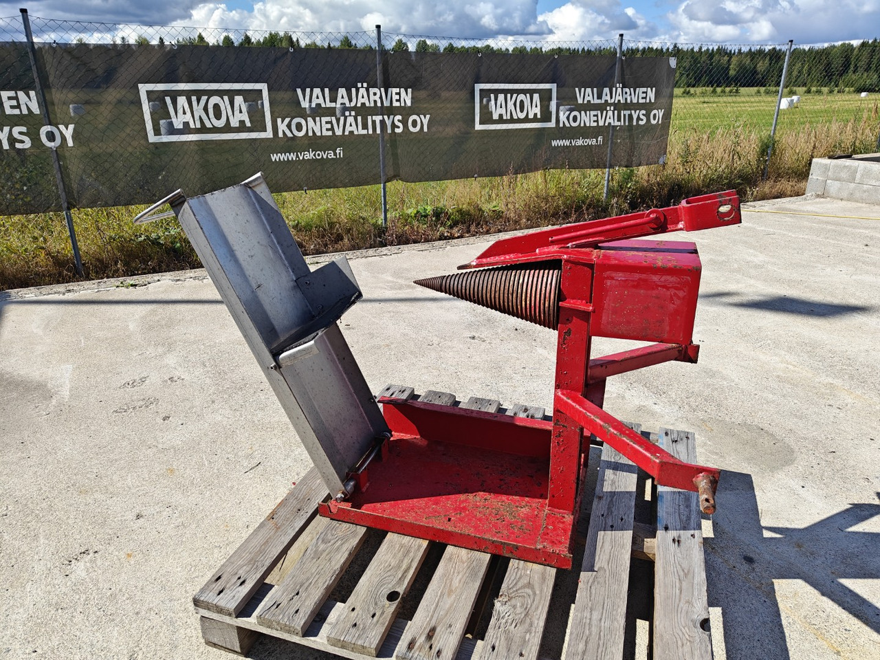 Halkaisukaira traktoriin - Log splitter: picture 1 Halkaisukaira traktoriin - Log splitter: picture 1