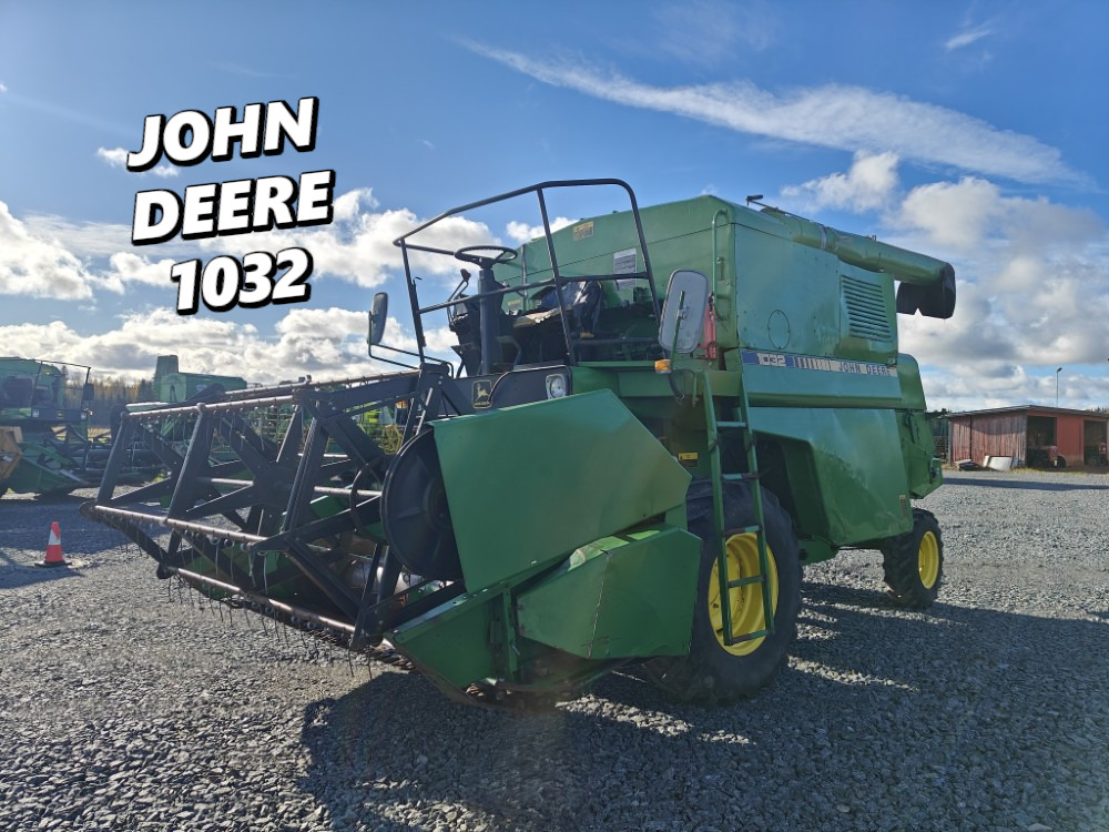 JOHN DEERE 1032 - Combine harvester: picture 1 JOHN DEERE 1032 - Combine harvester: picture 1