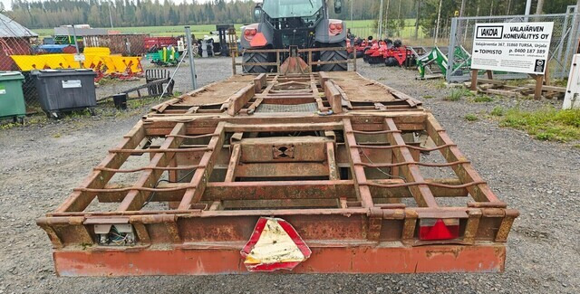 Koneenkuljetuslavetti - hydraulinen - VIDEO - Farm trailer: picture 5 Koneenkuljetuslavetti - hydraulinen - VIDEO - Farm trailer: picture 5