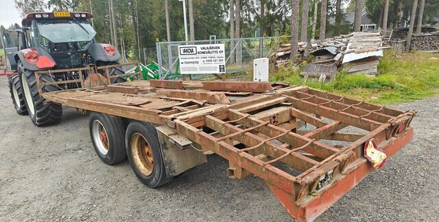 Koneenkuljetuslavetti - hydraulinen - VIDEO - Farm trailer: picture 4 Koneenkuljetuslavetti - hydraulinen - VIDEO - Farm trailer: picture 4
