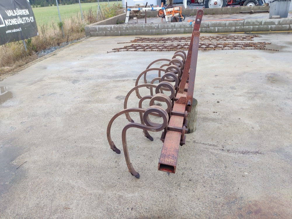 Kultivaattori Muko 8-piikkinen Työleveys 200cm, pienempään traktoriin - Cultivator: picture 2 Kultivaattori Muko 8-piikkinen Työleveys 200cm, pienempään traktoriin - Cultivator: picture 2