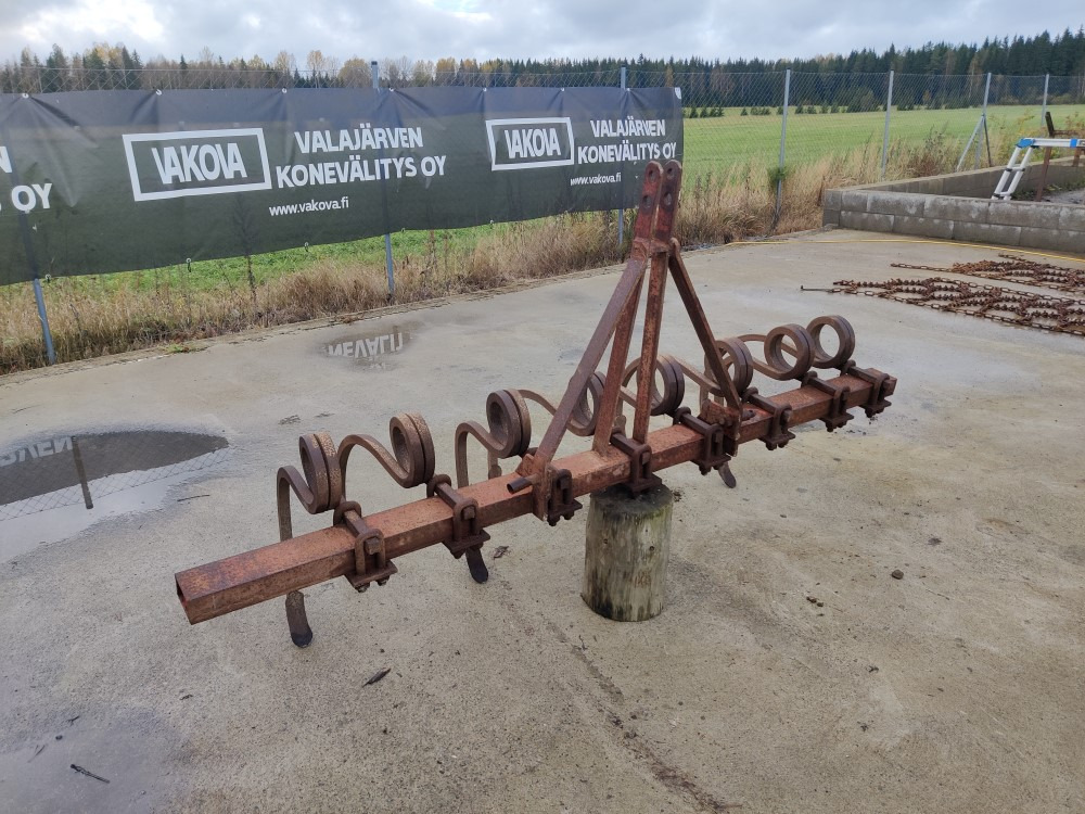 Kultivaattori Muko 8-piikkinen Työleveys 200cm, pienempään traktoriin - Cultivator: picture 1 Kultivaattori Muko 8-piikkinen Työleveys 200cm, pienempään traktoriin - Cultivator: picture 1