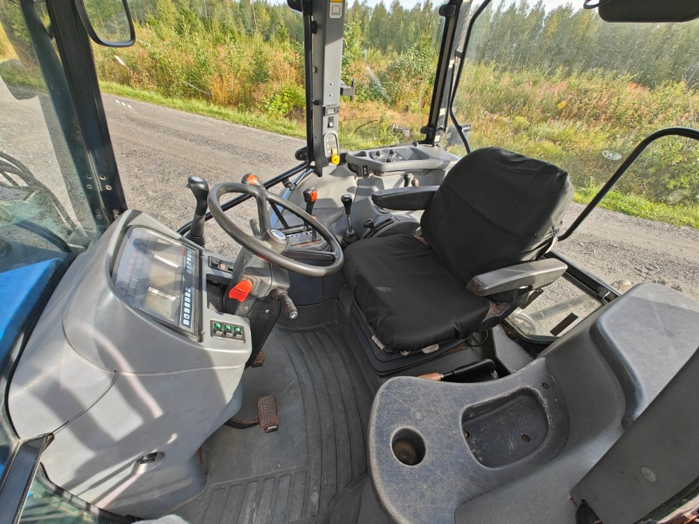 Farm tractor New Holland TS100, ES vaihteisto, ilmastointi, etukuormaaja Ålö Q55, katso video!: picture 16