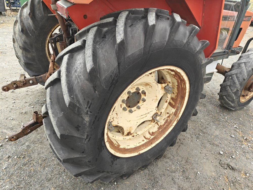 Farm tractor ZETOR 7245 - 4WD: picture 11