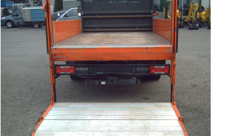 Iveco DAILYdaily 35-140 - Flatbed van: picture 4 Iveco DAILYdaily 35-140 - Flatbed van: picture 4