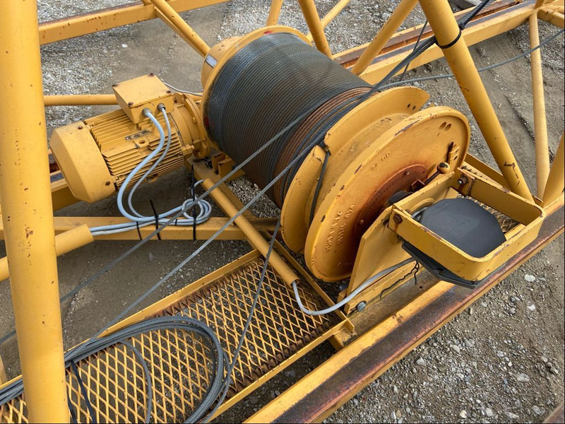 Liebherr 112EC-H8/120 1993yom x2 units - Tower crane: picture 3 Liebherr 112EC-H8/120 1993yom x2 units - Tower crane: picture 3