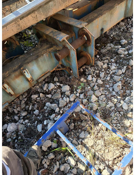 Liebherr 130HC Undercarriage 6x6 - Tower crane: picture 2 Liebherr 130HC Undercarriage 6x6 - Tower crane: picture 2