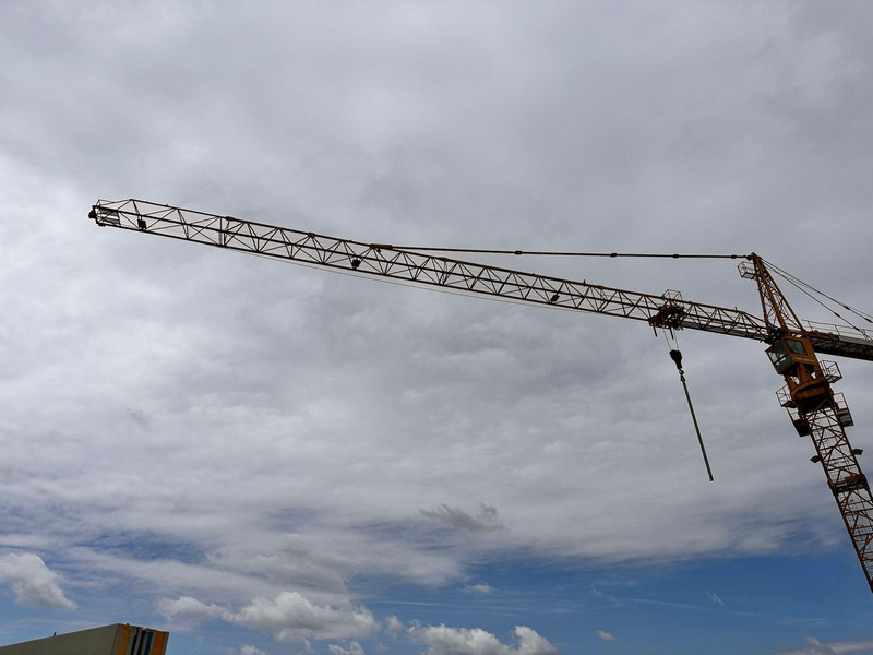 Liebherr 140EC-H10, 1993yom, 40jib, 23,5m huh - Tower crane: picture 2 Liebherr 140EC-H10, 1993yom, 40jib, 23,5m huh - Tower crane: picture 2