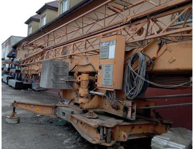 Liebherr 32K, 1992 yom, cabin stering, loco PL - Tower crane: picture 1 Liebherr 32K, 1992 yom, cabin stering, loco PL - Tower crane: picture 1