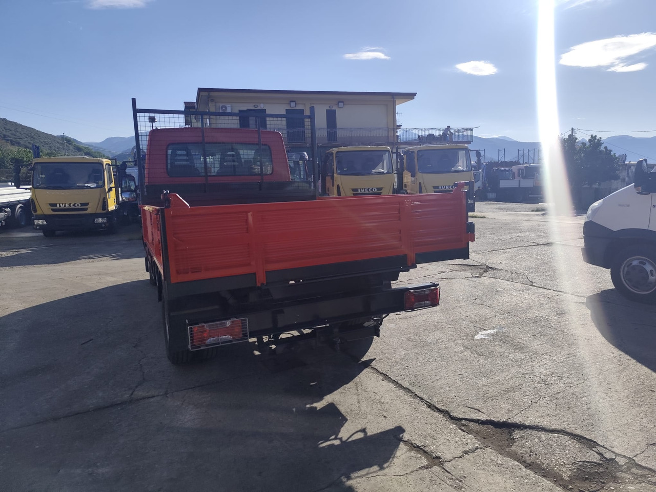 Tipper van IVECO DAILY 35C13: picture 13