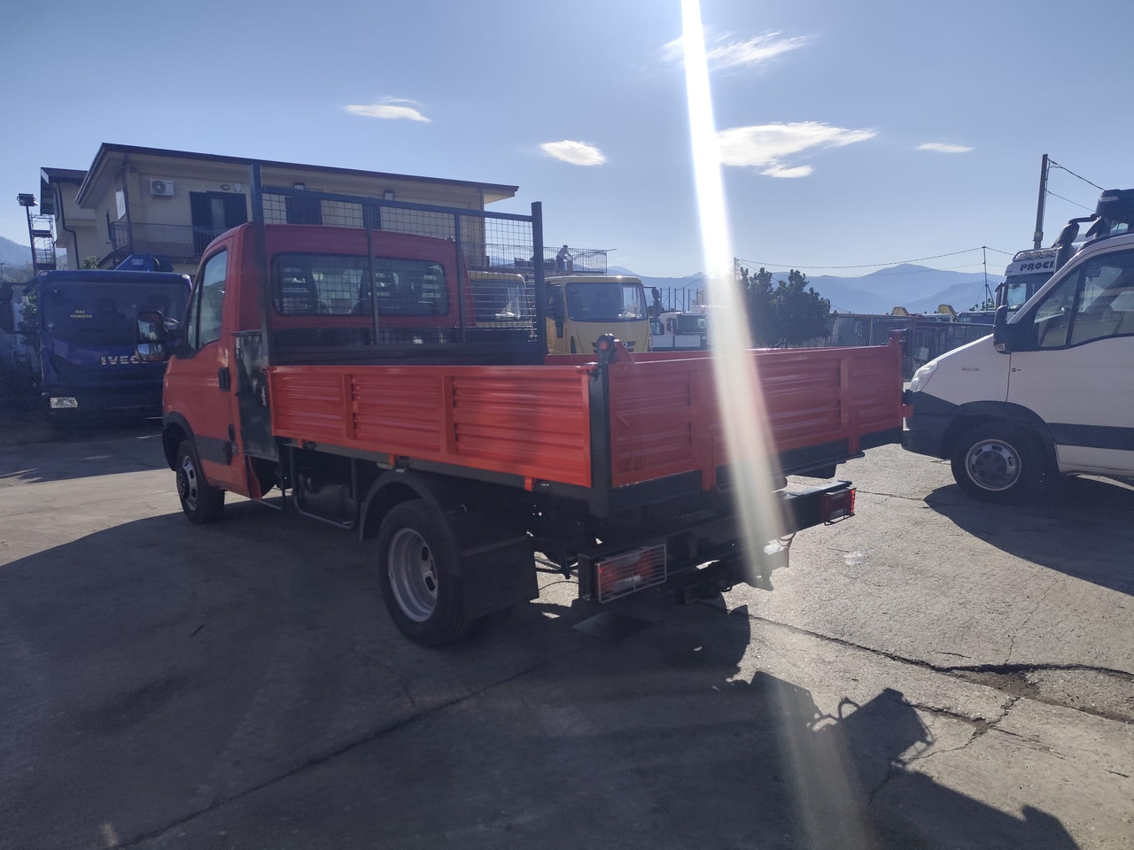 Tipper van IVECO DAILY 35C13: picture 11