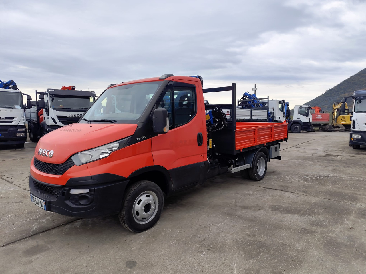 IVECO DAILY 35C13 - Crane truck: picture 1 IVECO DAILY 35C13 - Crane truck: picture 1