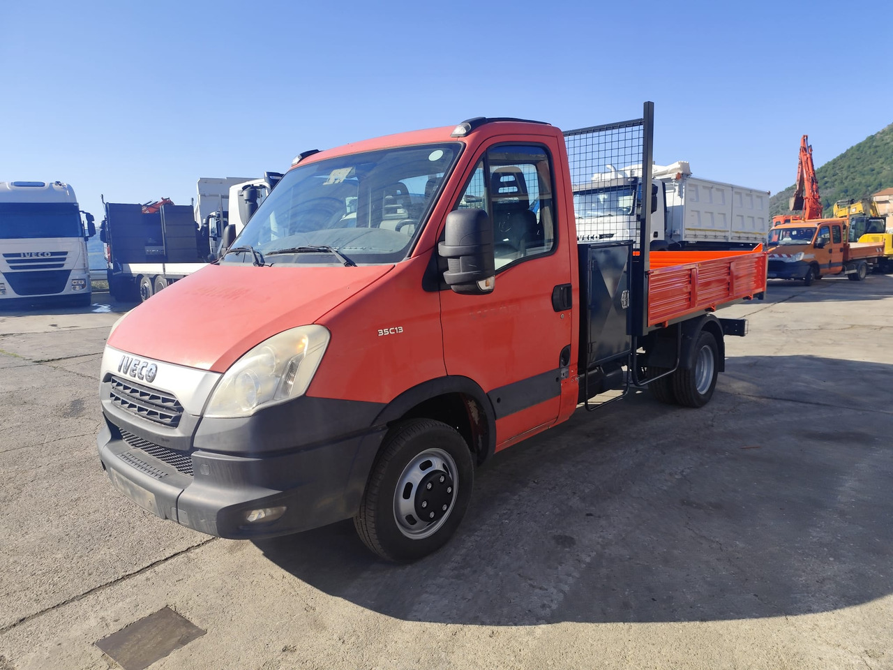 Tipper van IVECO DAILY 35C13: picture 27
