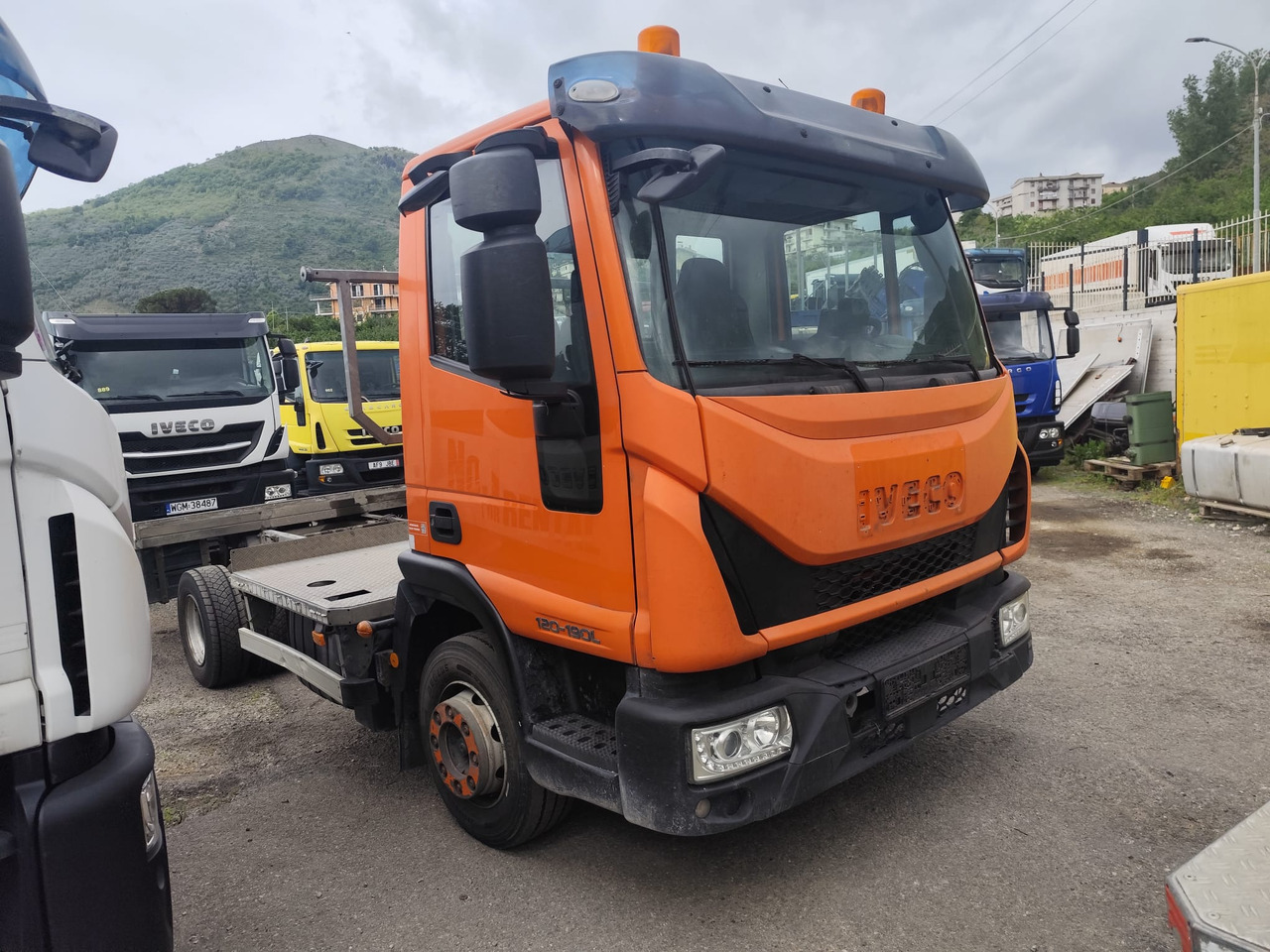 IVECO EUROCARGO 120-190L - Cab chassis truck: picture 1 IVECO EUROCARGO 120-190L - Cab chassis truck: picture 1