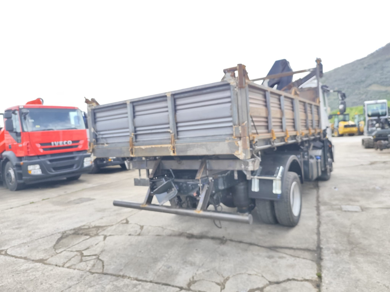 Crane truck, Tipper IVECO EUROCARGO 120E28: picture 20 Crane truck, Tipper IVECO EUROCARGO 120E28: picture 20