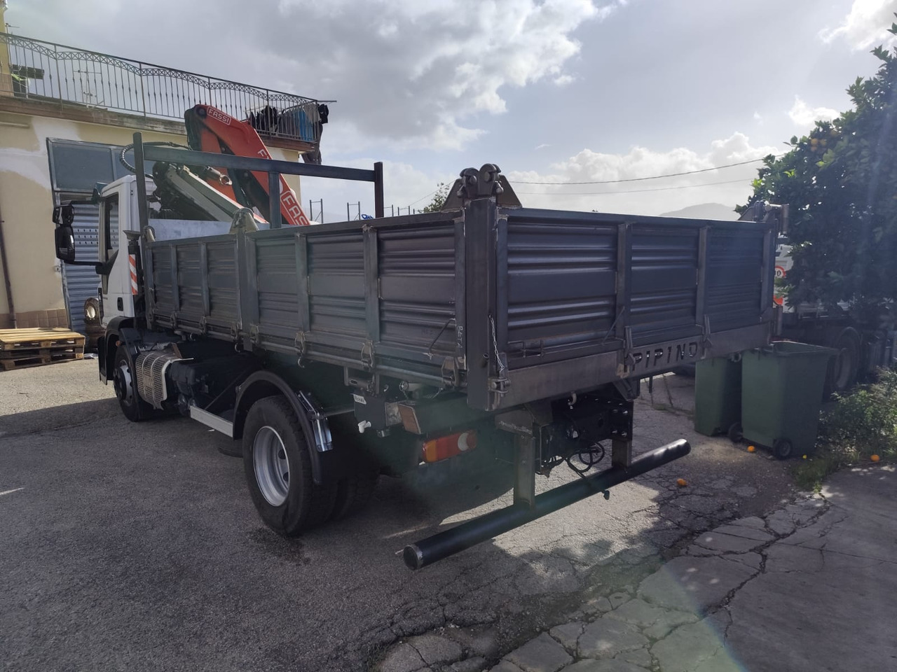 IVECO EUROCARGO 140-250 - Crane truck: picture 4 IVECO EUROCARGO 140-250 - Crane truck: picture 4