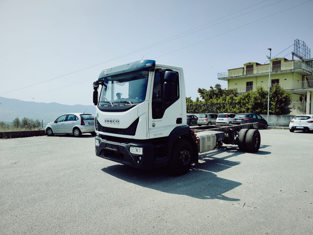 IVECO EUROCARGO 160-280 - Cab chassis truck, Crane truck: picture 1 IVECO EUROCARGO 160-280 - Cab chassis truck, Crane truck: picture 1
