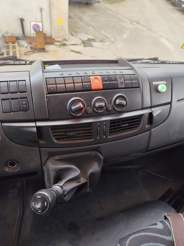 IVECO EUROCARGO 160E28 - Crane truck: picture 4 IVECO EUROCARGO 160E28 - Crane truck: picture 4