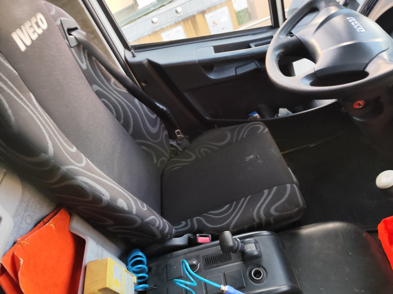 IVECO EUROCARGO 180E25 - Crane truck, Crane truck: picture 4 IVECO EUROCARGO 180E25 - Crane truck, Crane truck: picture 4