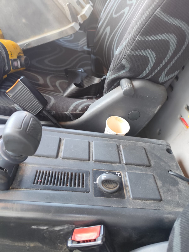 IVECO EUROCARGO 180E25 - Crane truck, Crane truck: picture 5 IVECO EUROCARGO 180E25 - Crane truck, Crane truck: picture 5