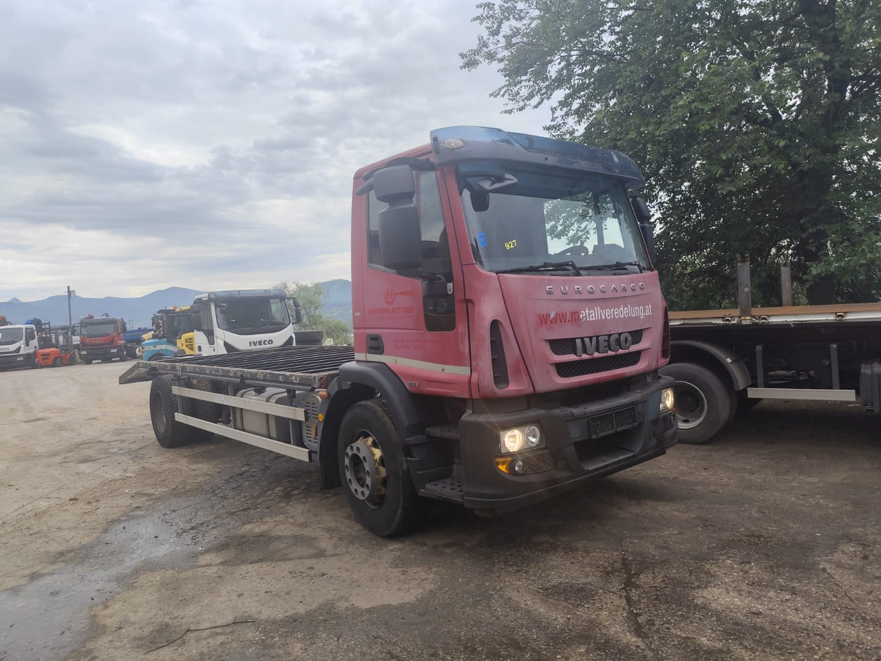 IVECO EUROCARGO 180E30 - Dropside/ Flatbed truck: picture 1 IVECO EUROCARGO 180E30 - Dropside/ Flatbed truck: picture 1