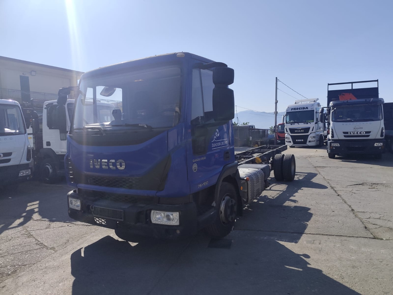 IVECO EUROCARGO 75-160 - Cab chassis truck, Crane truck: picture 1 IVECO EUROCARGO 75-160 - Cab chassis truck, Crane truck: picture 1