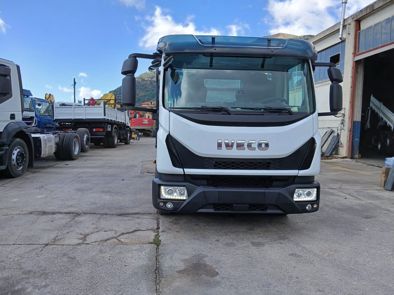 IVECO EUROCARGO 75-210 - Tipper: picture 4 IVECO EUROCARGO 75-210 - Tipper: picture 4