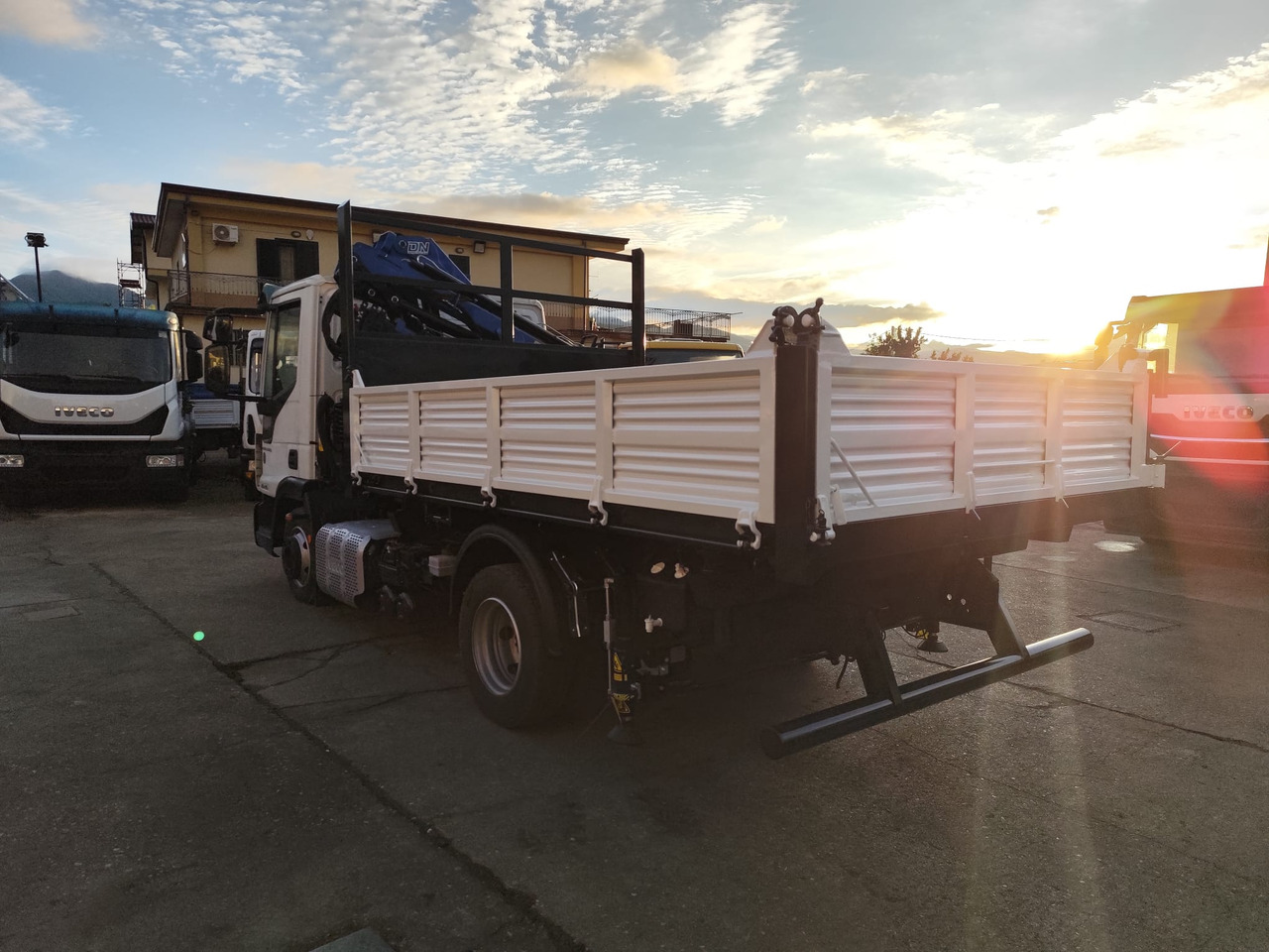 Crane truck, Tipper IVECO EUROCARGO 80-210: picture 41 Crane truck, Tipper IVECO EUROCARGO 80-210: picture 41