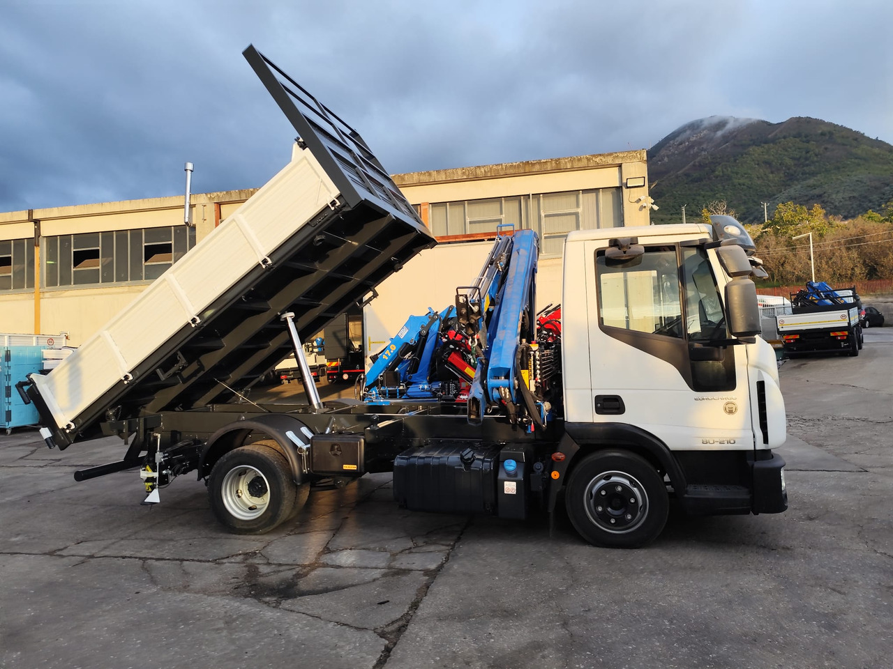 Crane truck, Tipper IVECO EUROCARGO 80-210: picture 8 Crane truck, Tipper IVECO EUROCARGO 80-210: picture 8