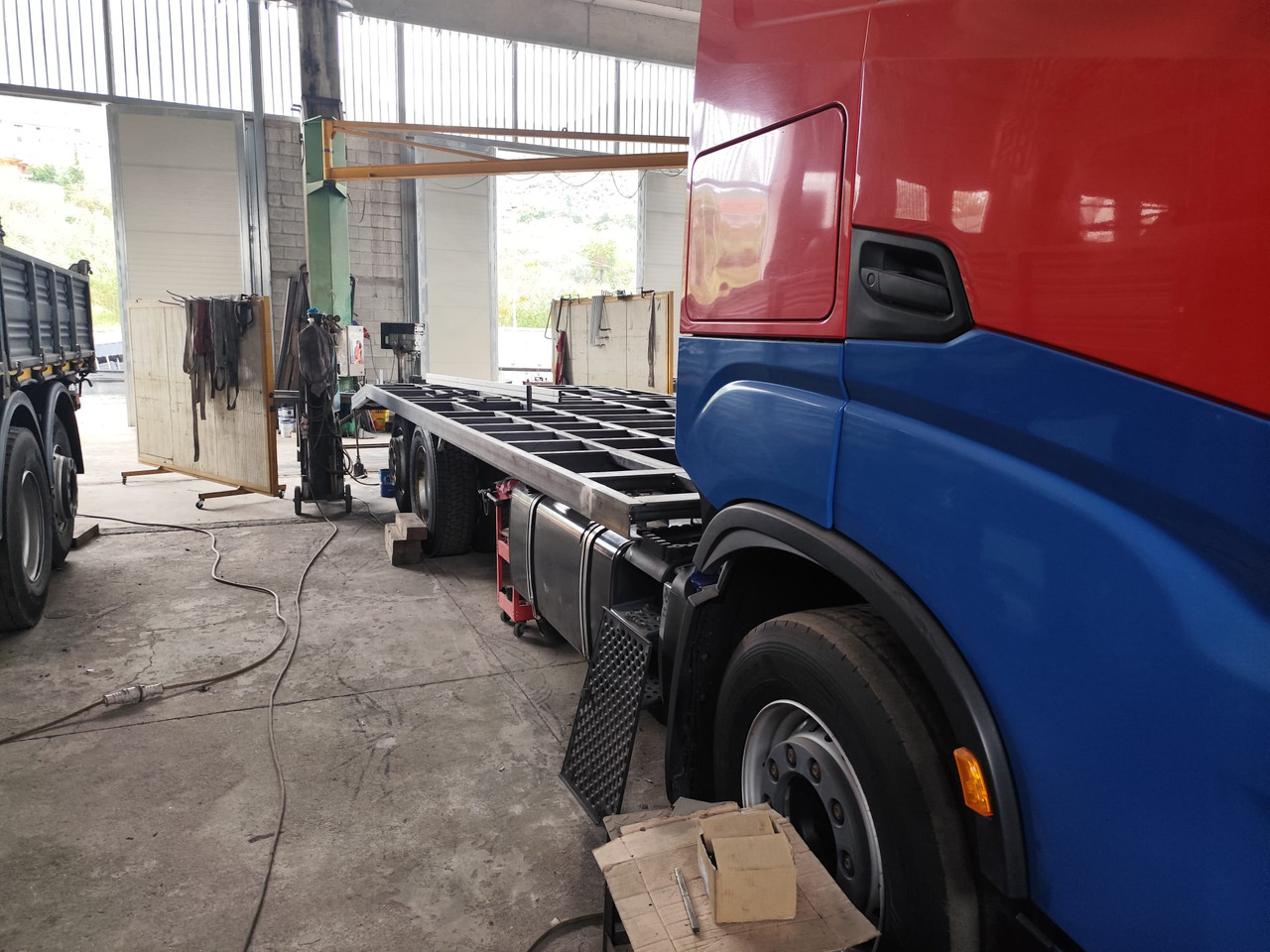 IVECO S-WAY AS260S48 Y - Dropside/ Flatbed truck: picture 4 IVECO S-WAY AS260S48 Y - Dropside/ Flatbed truck: picture 4