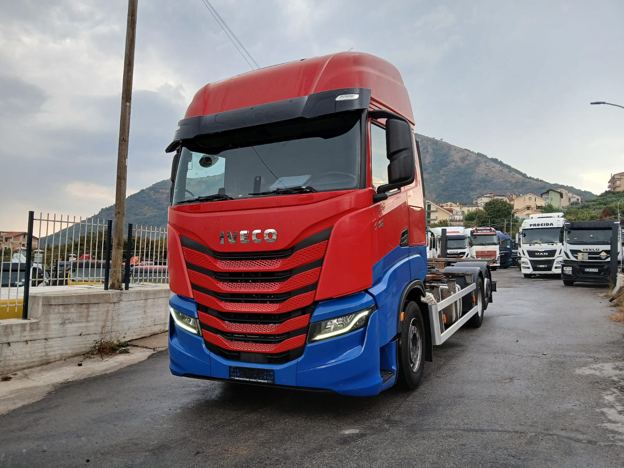 IVECO S-WAY AS260S48 Y - Cab chassis truck: picture 1 IVECO S-WAY AS260S48 Y - Cab chassis truck: picture 1