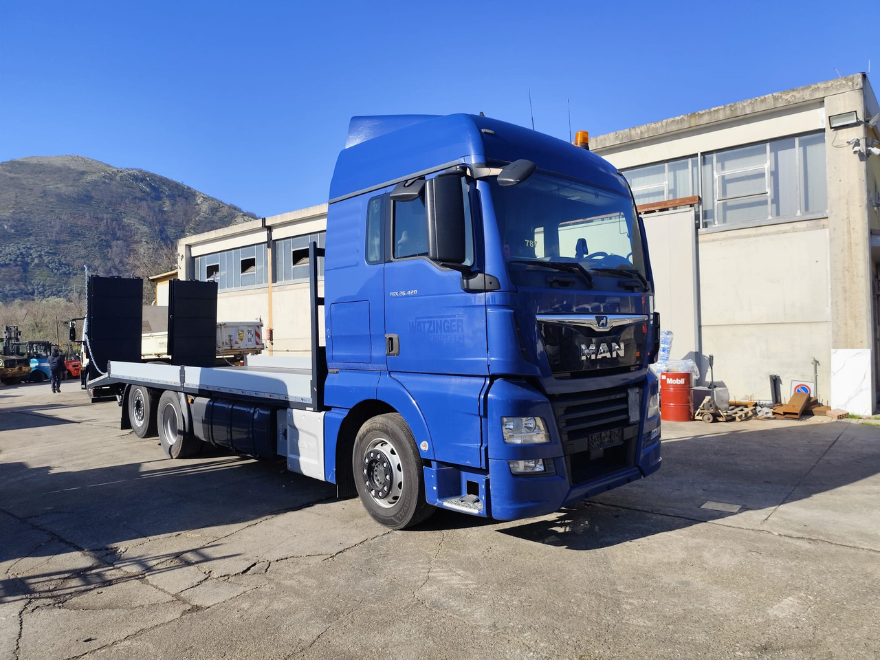 MAN TGX 26.420 - Dropside/ Flatbed truck: picture 1 MAN TGX 26.420 - Dropside/ Flatbed truck: picture 1
