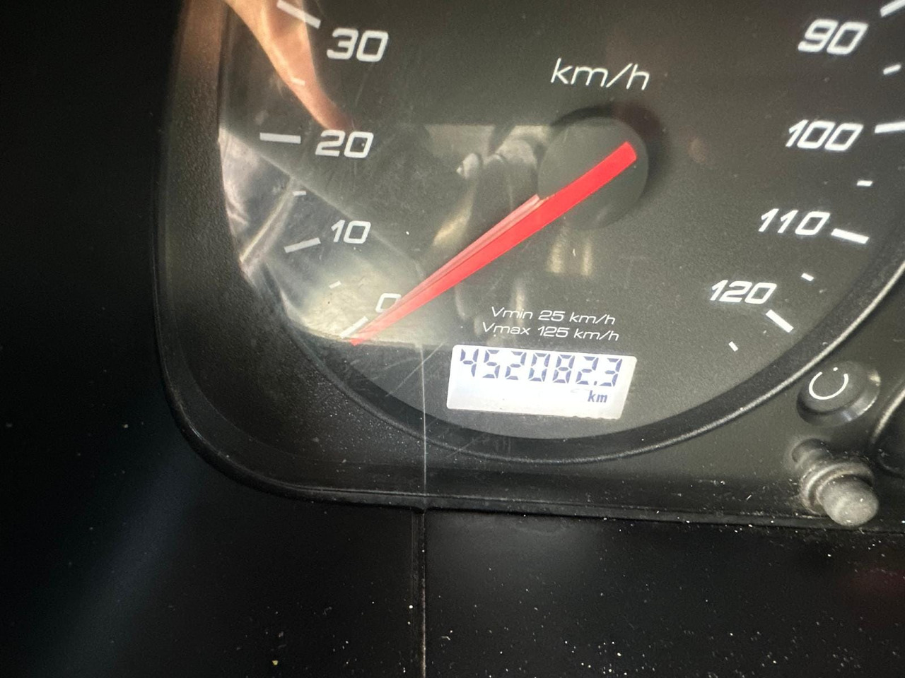 STRALIS 260S42 - Curtainsider truck: picture 2 STRALIS 260S42 - Curtainsider truck: picture 2