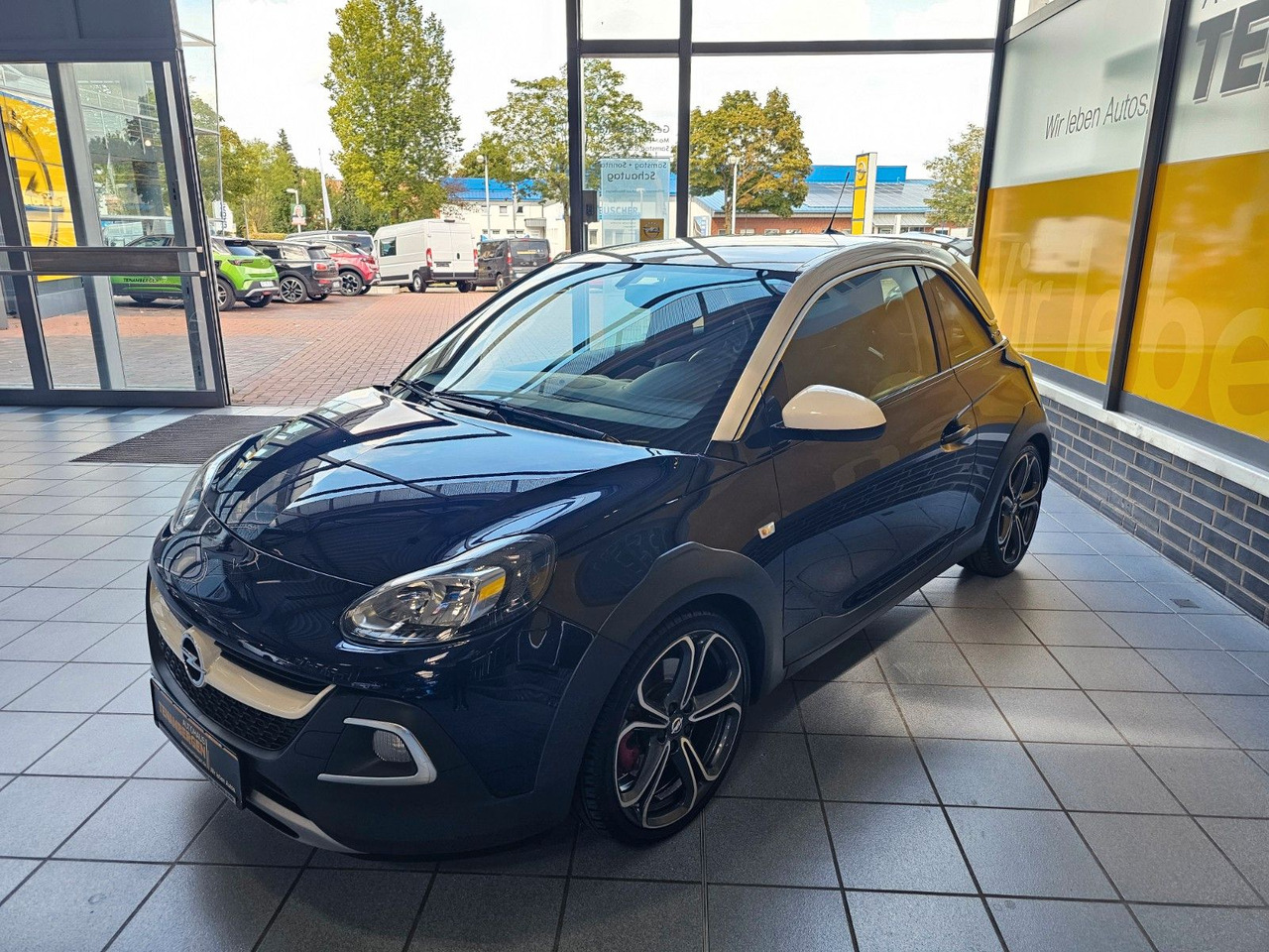 Opel Adam Rocks S Recaro Leder Infinity 18" - Car: picture 2 Opel Adam Rocks S Recaro Leder Infinity 18" - Car: picture 2