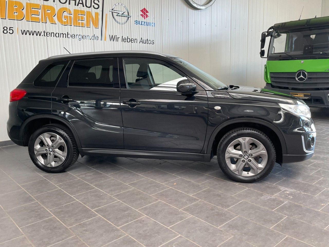 Suzuki Vitara 1.6 Comfort 4x2 AHK Allwetterreifen - SUV: picture 2 Suzuki Vitara 1.6 Comfort 4x2 AHK Allwetterreifen - SUV: picture 2