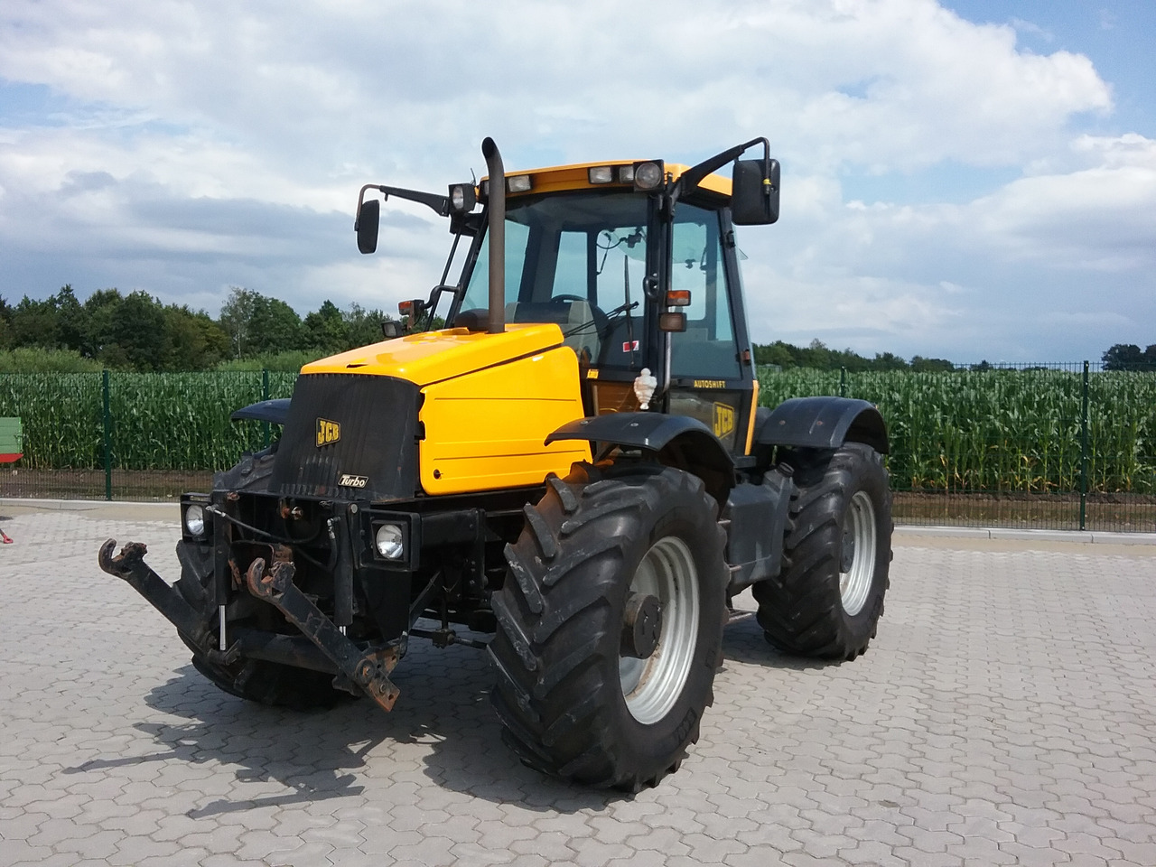 JCB Fastrac 2115 - Farm tractor: picture 1 JCB Fastrac 2115 - Farm tractor: picture 1