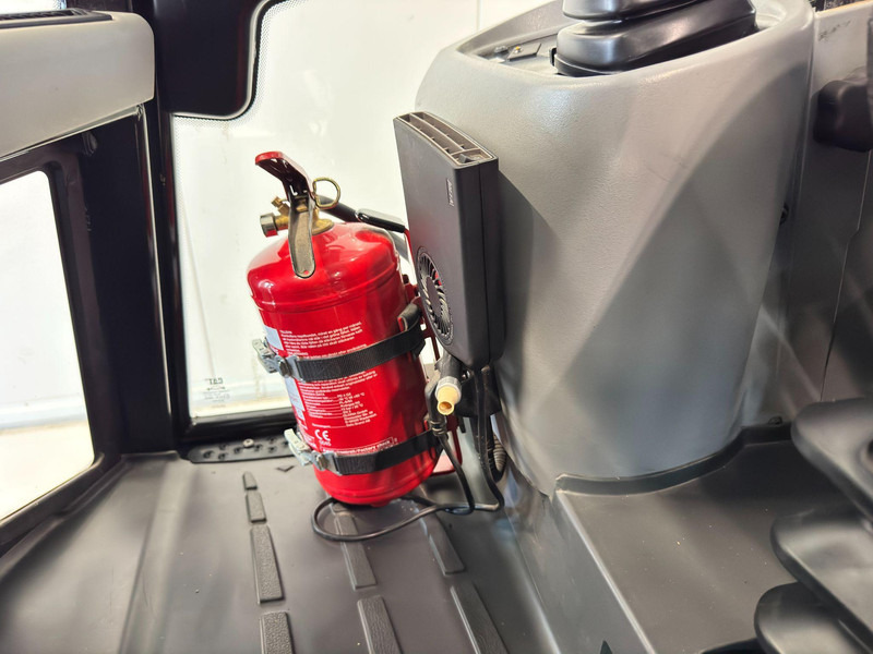 Wheel loader Caterpillar 908 Cat 908 M: picture 17